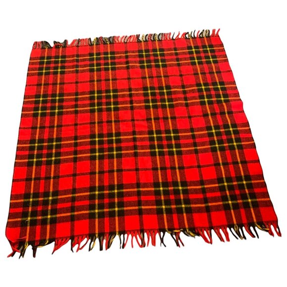 Vintage Wool Tartan Classic Heritage Cozy Fringed Blanket - Picture 3 of 5